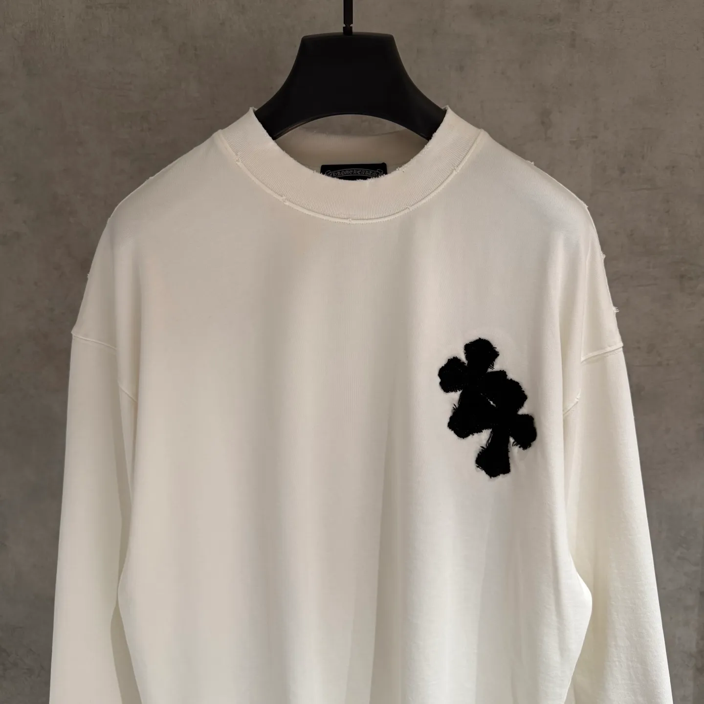 🅿️340 [Strict quality control] CH Croixin's new long-sleeved sweatshirt T-shirt. Heavy 340g double yarn fabric. Wash the whole garment twice. Frayed and torn on all four sides. Heavy fabric. The neckline is made of icy Solona. Loose fit. Deep, wide and stylish. No deformation or shrinkage. Color: 3 colors, black, white and gray. Size: M-2xl